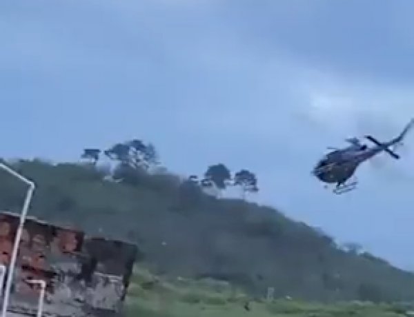 Helicópteros da polícia são alvejados por tiros e fazem pouso forçado na operação no Complexo da Maré