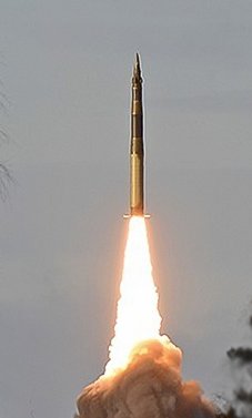 Rússia realiza exercício nuclear nacional e prepara teste no Ártico